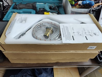 Lot 7 - 3 boxed taps