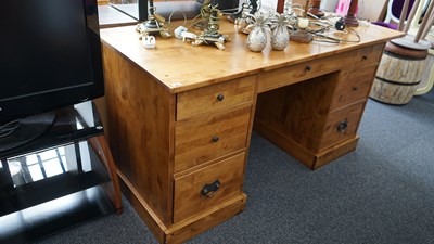 Lot 265 - Wooden Desk Table