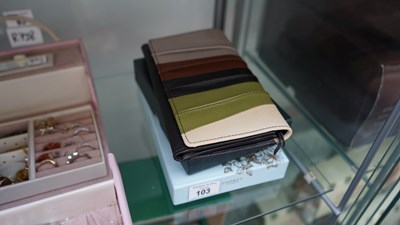 Lot 103 - 3 purses