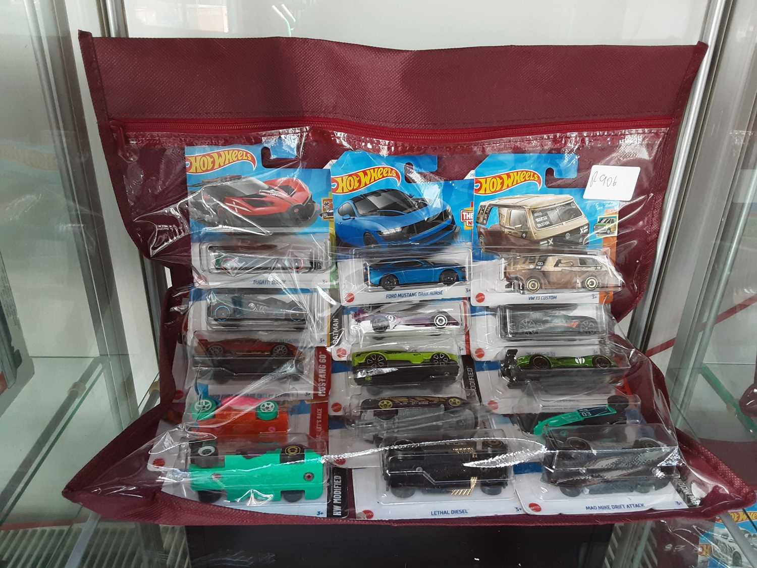 Lot 96 - Set of 15 New hotwheel cars