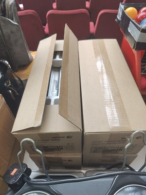 Lot 285 - 4 boxes Xerox phaser 6700 imaging units