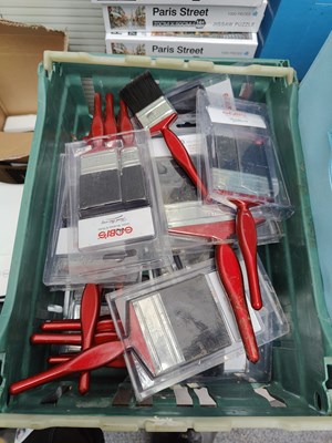 Lot 172 - Box of new paint brushes