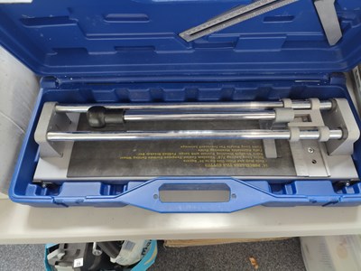 Lot 218 - Tile cutter in blue box