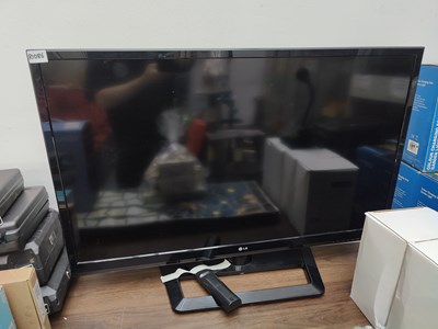 Lot 42 - LG 42" Smart TV