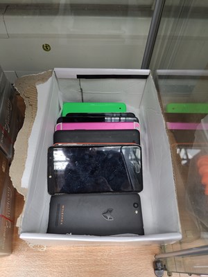 Lot 99 - Qty of Mobile Phones