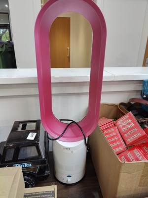 Lot 16 - Bladeless white and pink fan