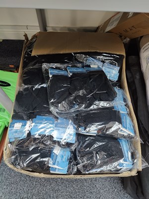 Lot 61 - Large box of magic gloves