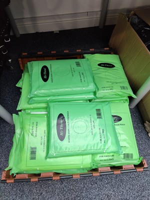 Lot 60 - Large qty counter bags