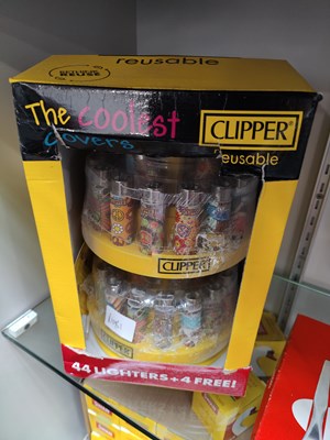 Lot 82 - Clipper display stand with contents