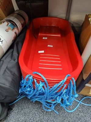 Lot 63 - Qty of seasonal sledges