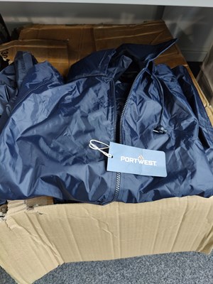 Lot 52 - Box off work wear