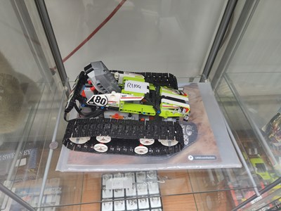 Lot 103 - Lego Teknix W Remote