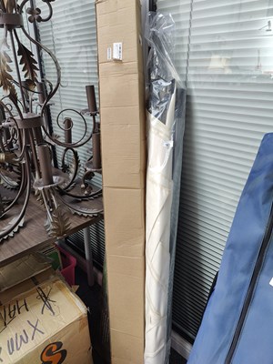 Lot 182 - Parasol in box