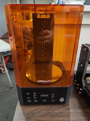 Lot 1 - Creality 3d wash and cure station