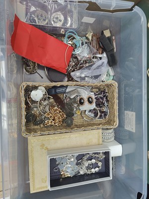 Lot 162 - Box of Costume Jewellery