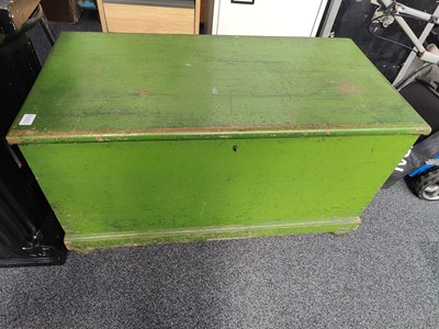 Lot 275 - Large green wooden box