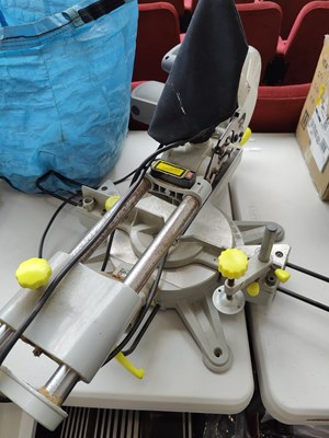 Lot 326 - Mitre table saw