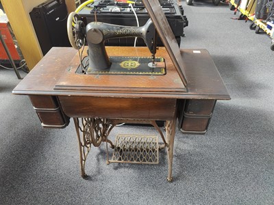 Lot 259 - Singer vintage treadle table Sewing machine