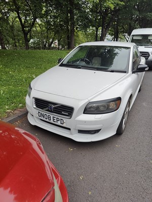Lot 137 - White diesel Volvo C30 MOT 10/12/25 cracked windscreen no V5 logbook
