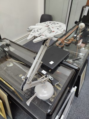 Lot 158 - Usb star wars angle light