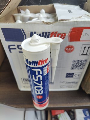 Lot 25 - Box of nullifre