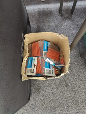 Lot 313 - Box of rawplugsand screws