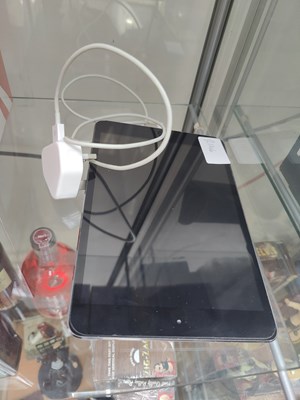 Lot 125 - Apple tablet with charger