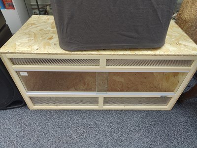 Lot 130 - Wooden pet cage with glass front