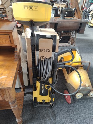 Lot 256 - WorkZone Pressure Washer With Floor Adaptor