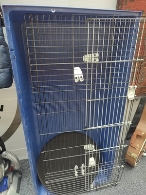 Lot 143 - Large folding pet cage