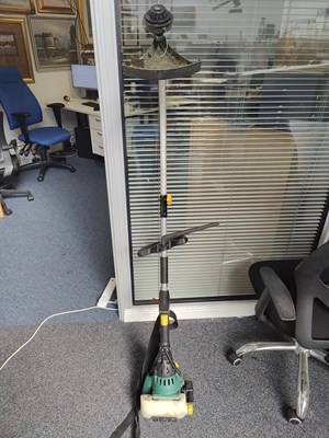 Lot 251 - Petrol strimmer