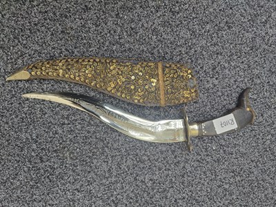 Lot 172 - Decorative curved heavy blade in decorative sheath