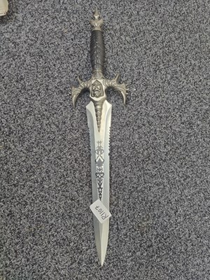Lot 173 - Decorative fantasy short blade suitable as wall hanging decoration