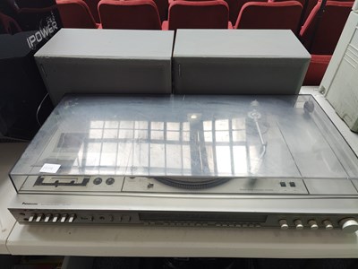 Lot 320 - Vintage Panasonic record deck with speakers