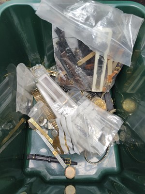 Lot 33 - Qty of watches and parts