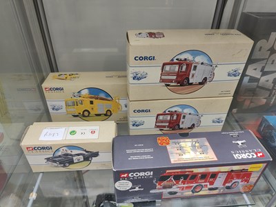Lot 102 - 5 corgi diecast vehicles boxed