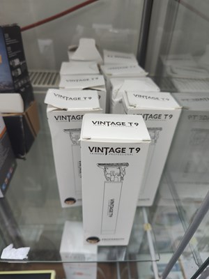 Lot 93 - Qty of new shavers