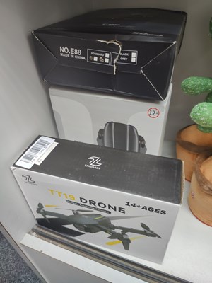 Lot 81 - 5 new boxed drones
