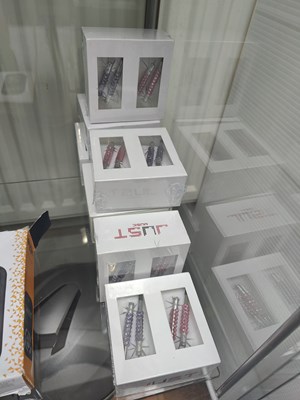 Lot 89 - Lot of eraphones