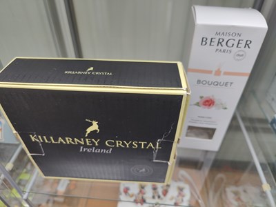 Lot 94 - Killarney crystal and Berger bouquet