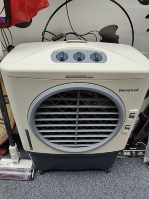 Lot 125 - Honeywell large air cooler