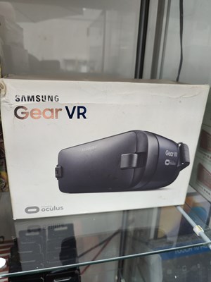 Lot 112 - Samsung Gear VR Headset