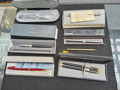 Lot 160 - Collection of writing pens Inc parker