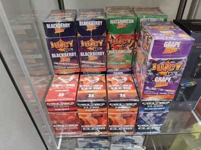 Lot 109 - Large qty of juicy flavoured cigarette supplies