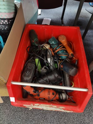 Lot 305 - Box of DIY power tools