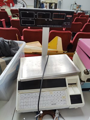 Lot 289 - Large digital butchers scales by Avery berkel