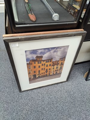 Lot 147 - Set of 2 framed prints
