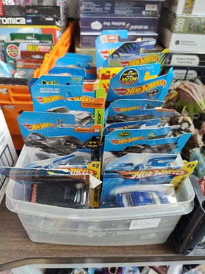 Lot 3 - Large qty of hot wheels cars in display packets