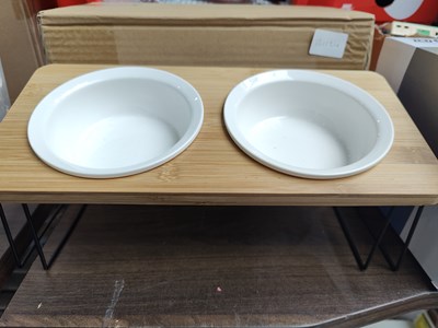 Lot 11 - 4 Pet rasied feeding dishes