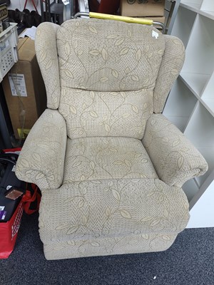 Lot 269 - recliner chair